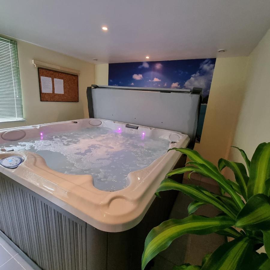 Gite Myrtille 2 A 6 Personnes Avec Spa Et Salle De Jeux Dans La Residence ヴォントロン エクステリア 写真