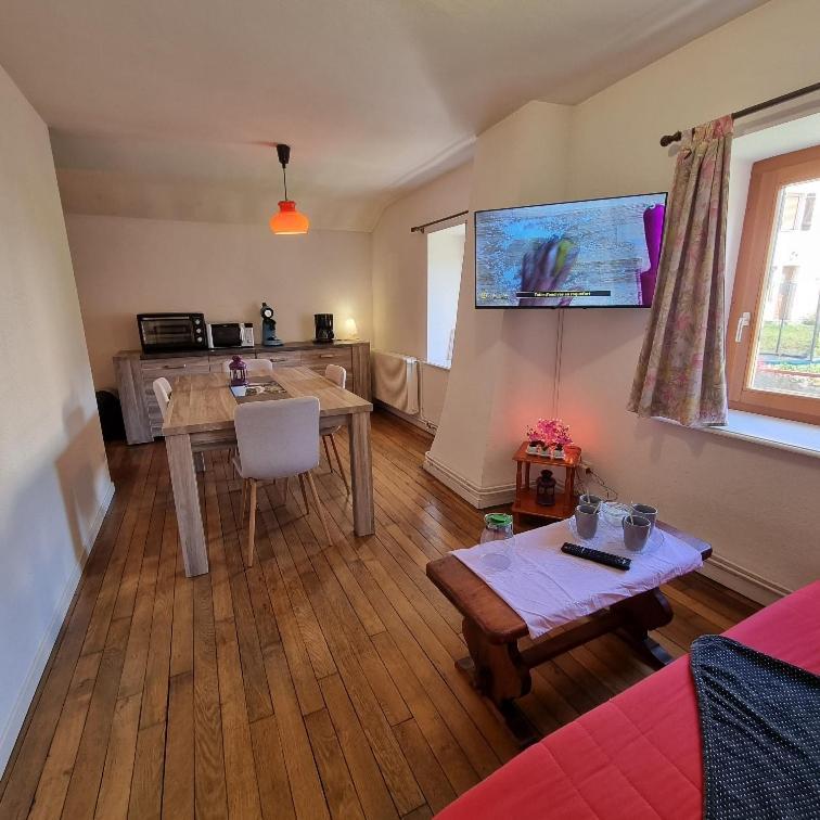 Gite Myrtille 2 A 6 Personnes Avec Spa Et Salle De Jeux Dans La Residence ヴォントロン エクステリア 写真